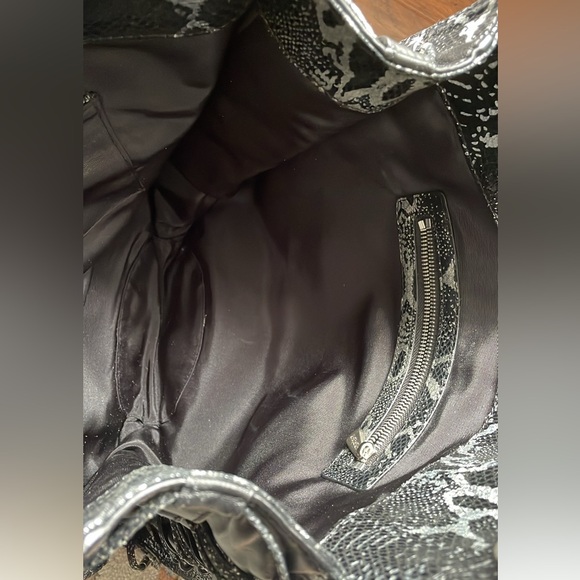 6126 Lindsay Lohan TEMPEST Python Handbag - Picture 12 of 12